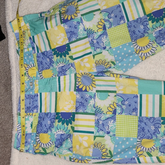 Lilly Pulitzer Colorful Animal Design Capris Size 10 - Picture 5 of 7